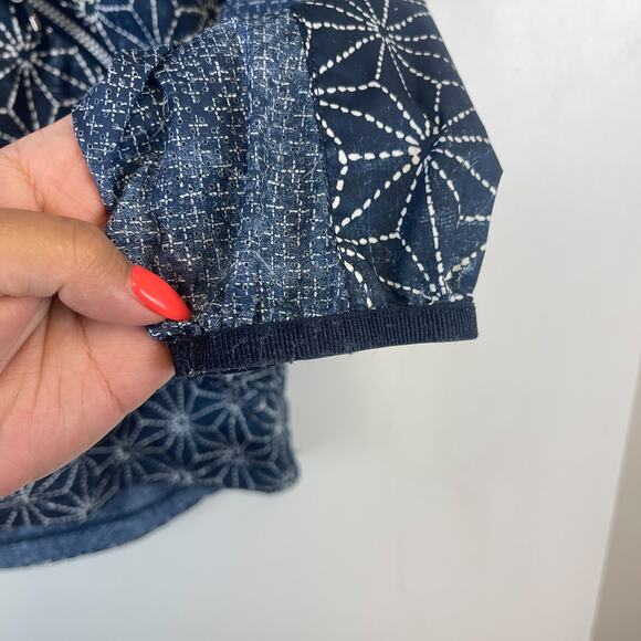 Lululemon Size 2 Blue Printed 1/2 Zip Windbreaker Hooded Jacket - Picture 7 of 14